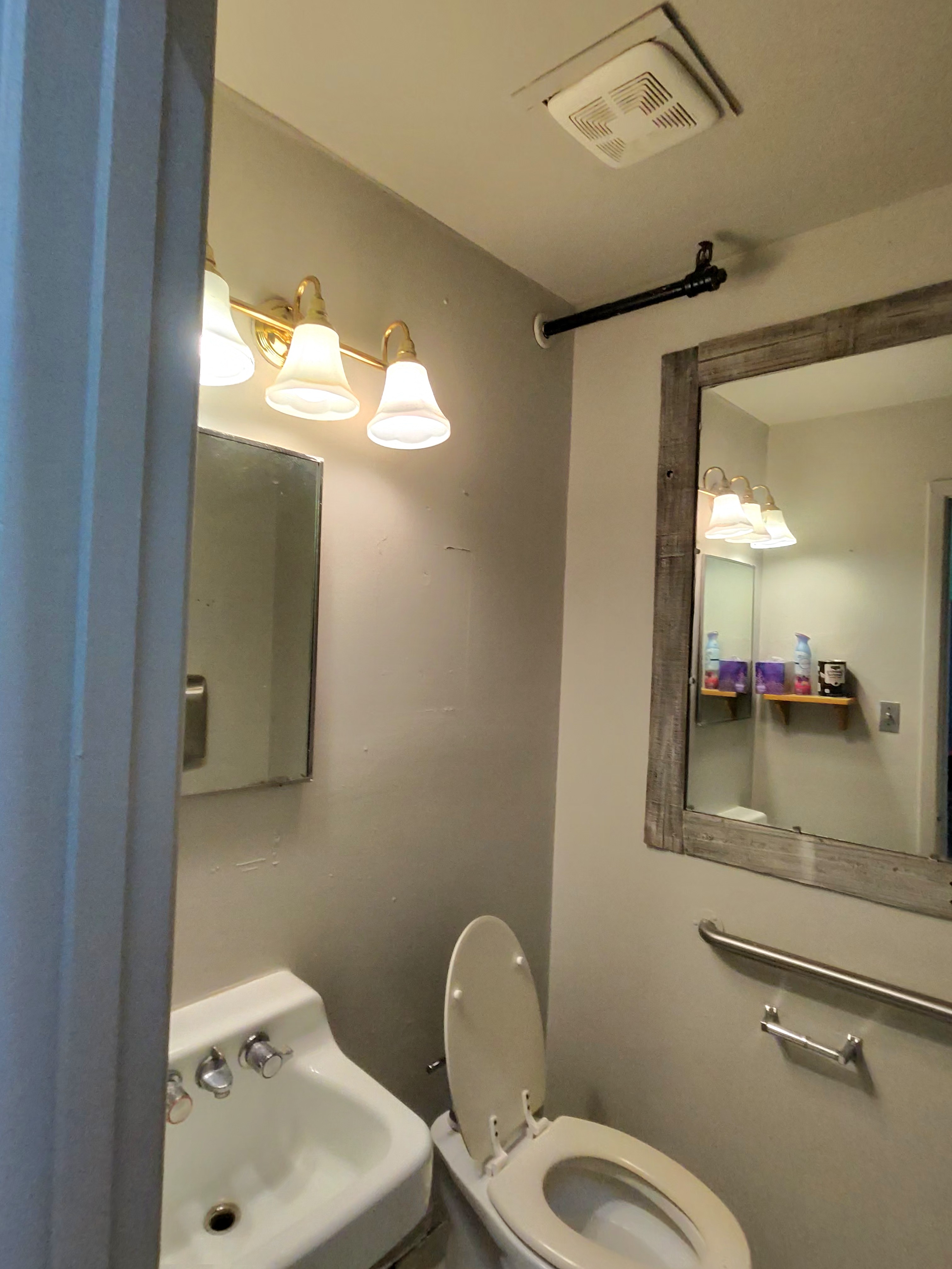Before — the neighboring bathroom before it became a dressing room.